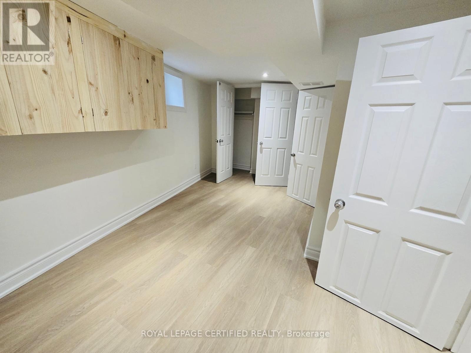 10 Fairleigh Avenue N, Hamilton, ON