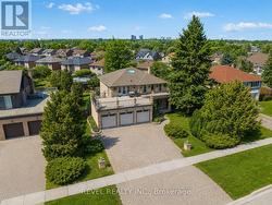 88 LAKE DRIVEWAY W Ajax, ON L1S 4T2