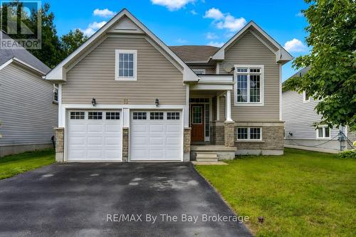 11 GRAND POPLAR LANE  Wasaga Beach, ON L9Z 0C7
