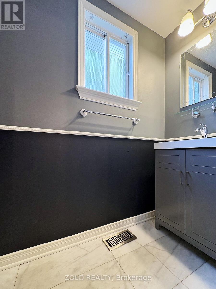 Powder room - 255 Stoneway Drive, Ottawa, ON