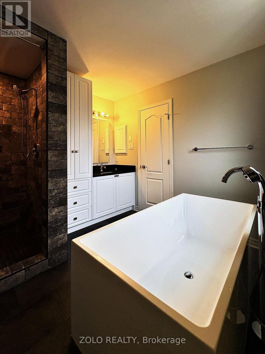 4 piece ensuite, soaker tub - 255 Stoneway Drive, Ottawa, ON