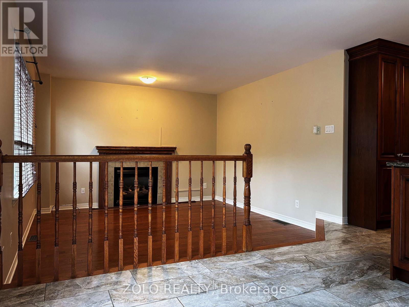 Family room - 255 Stoneway Drive, Ottawa, ON