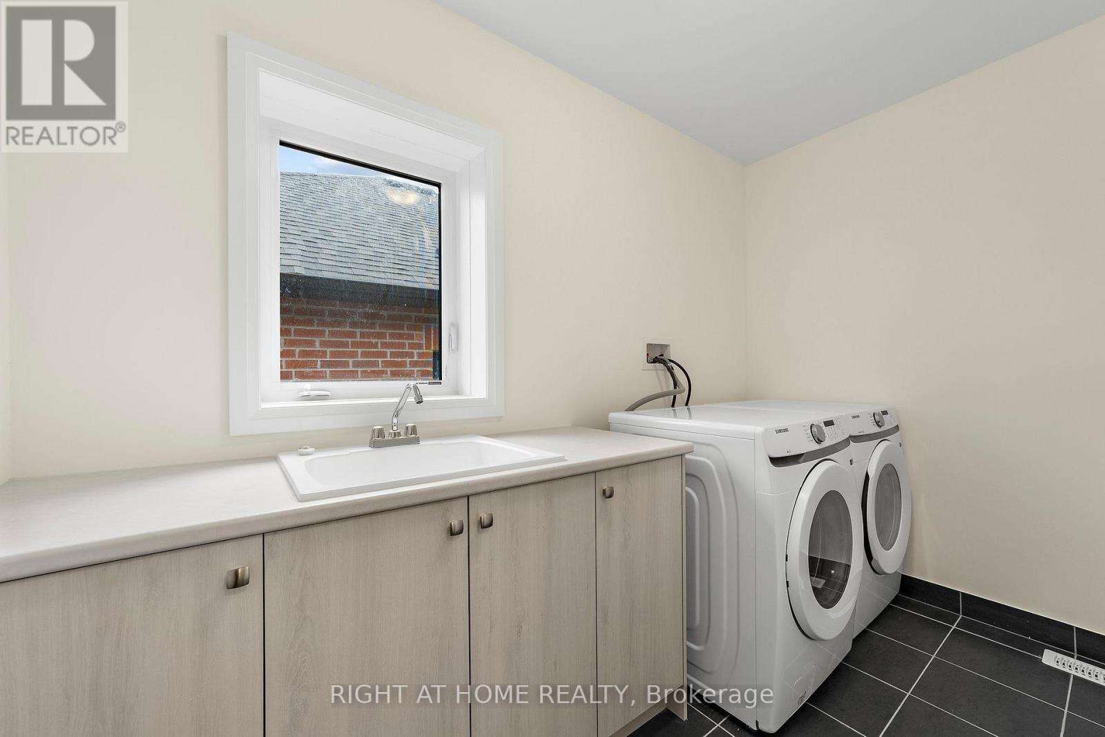 46 Daffodil Road, Springwater, ON
