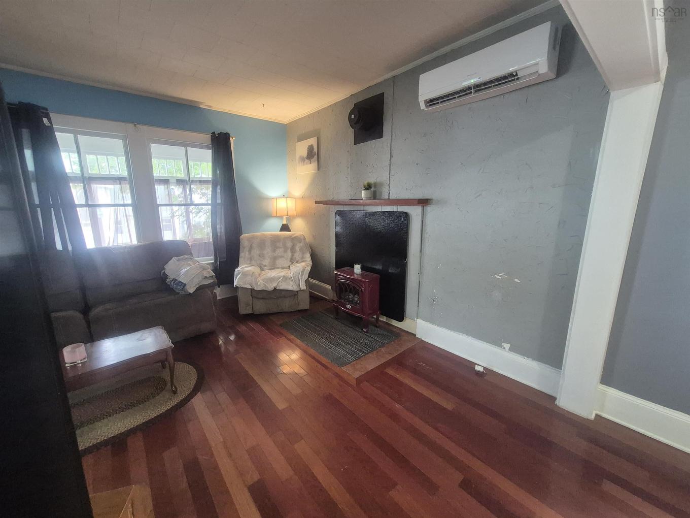 30 Phoenix Street, Bridgewater, NS
