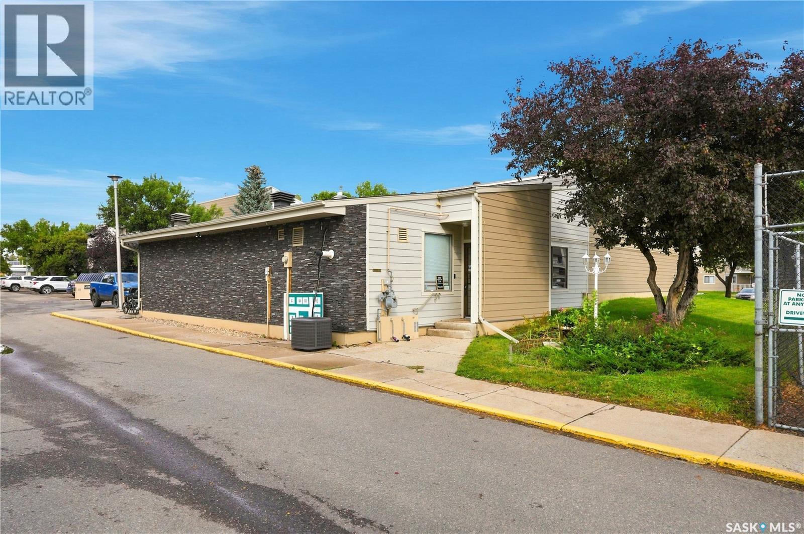 207E 1121 Mckercher Drive, Saskatoon, SK