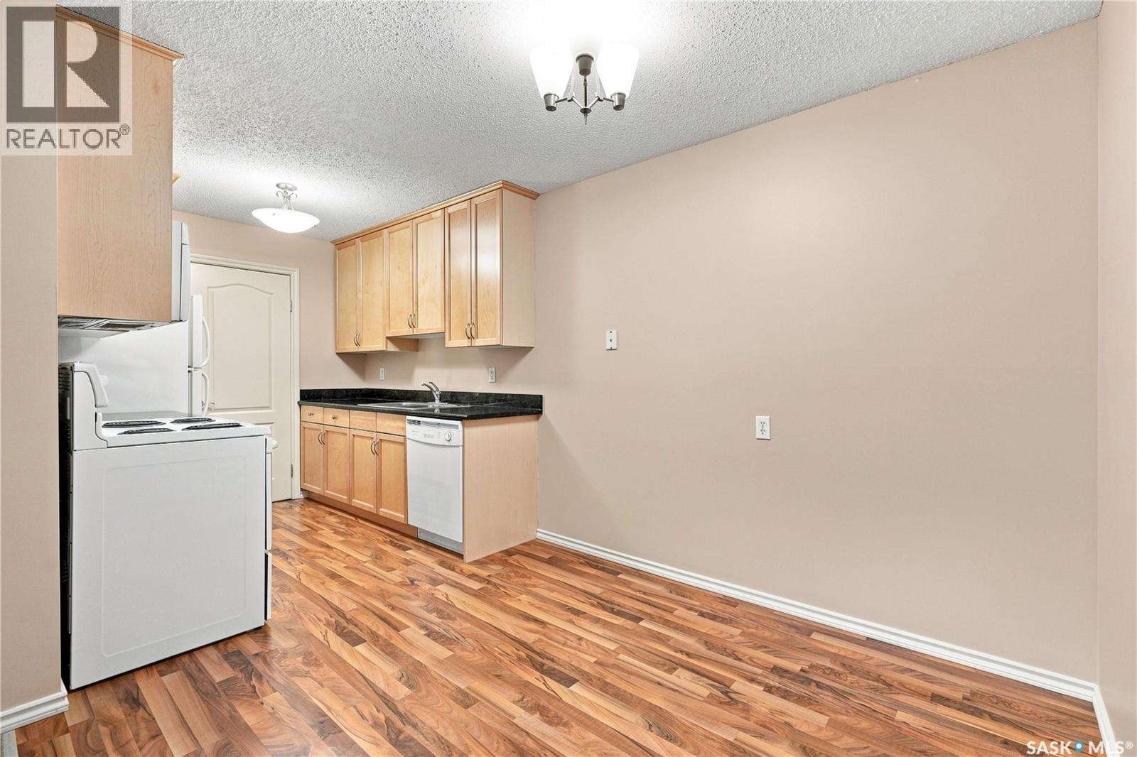 207E 1121 Mckercher Drive, Saskatoon, SK