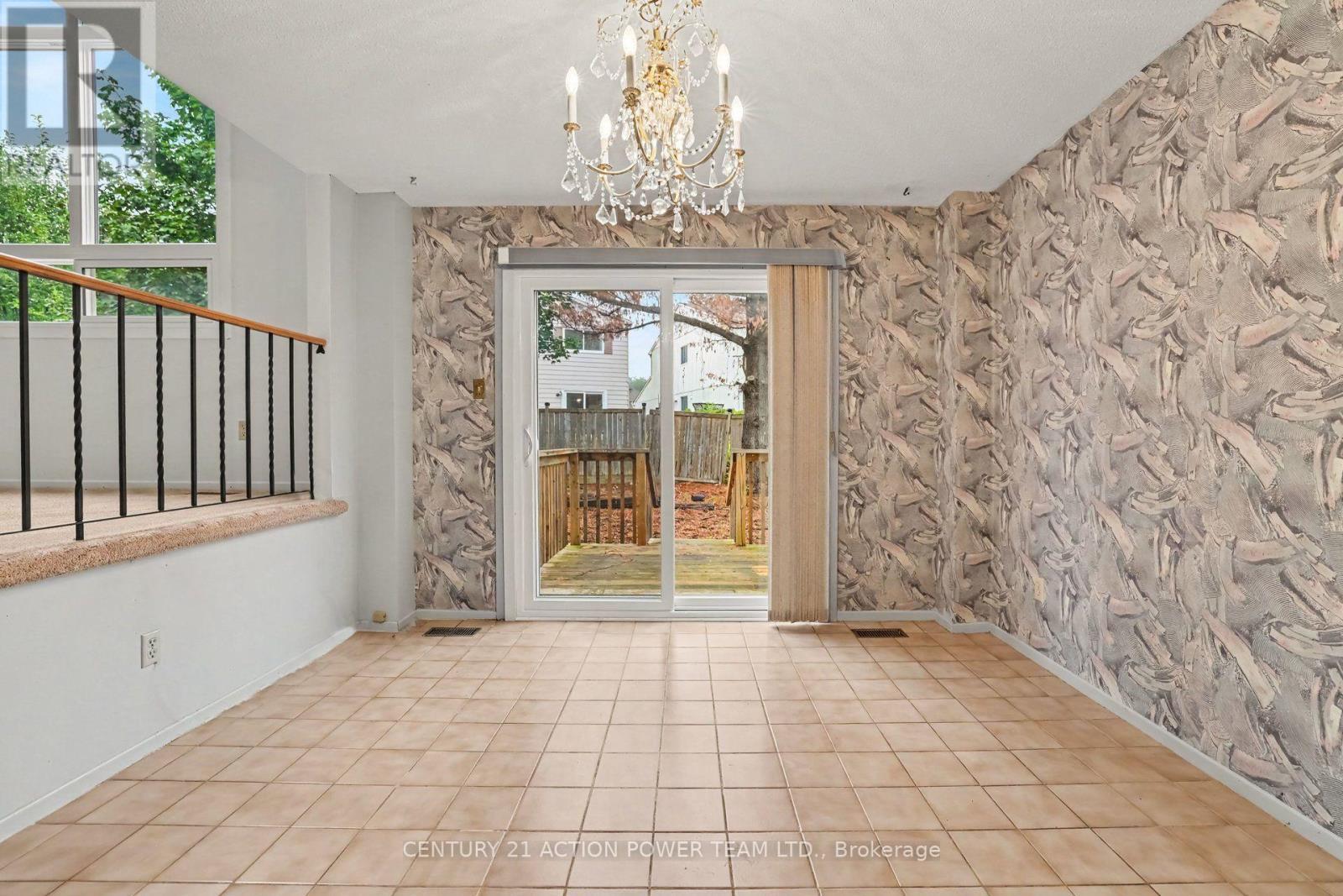 11 Riding Way, Ottawa, ON