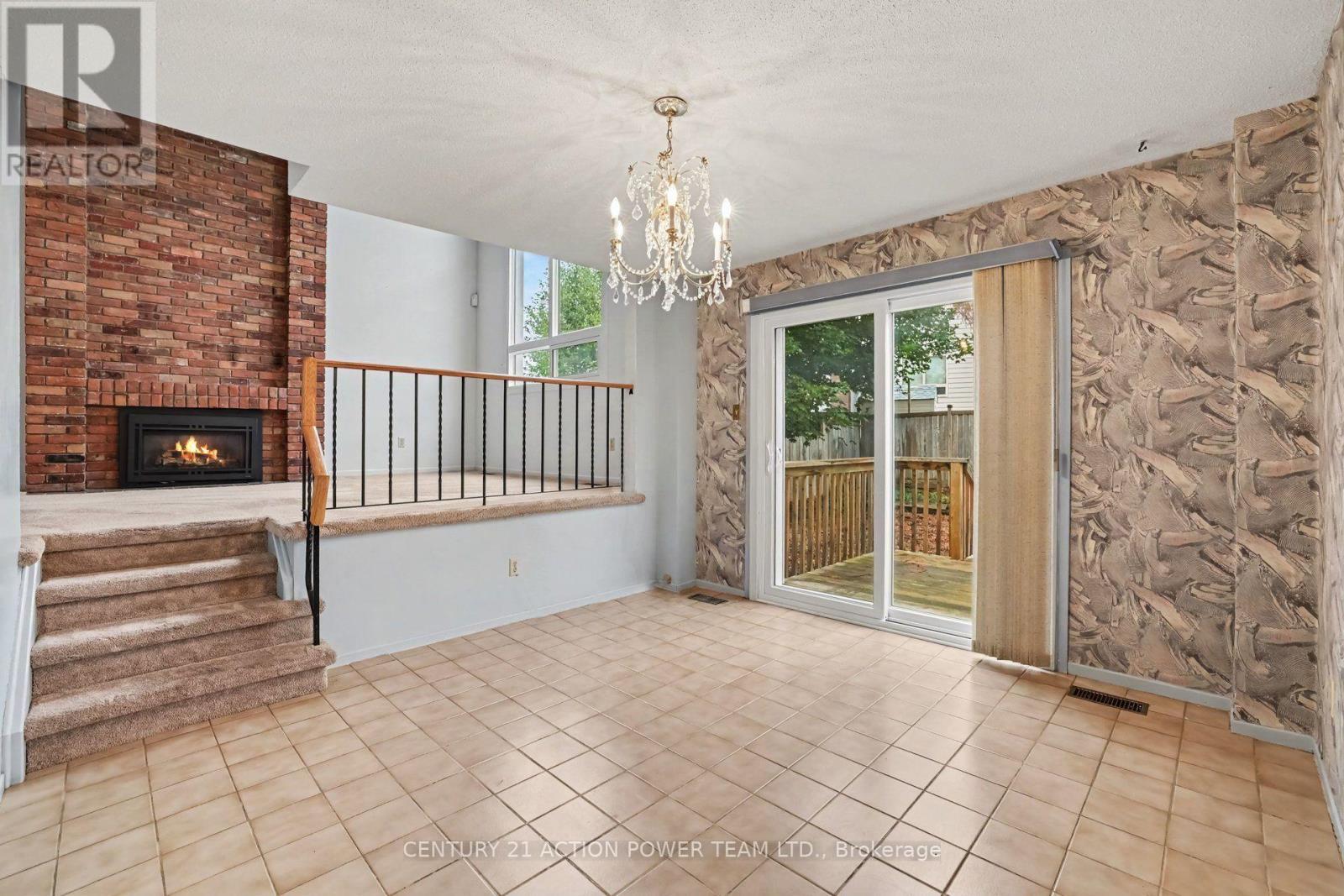 11 Riding Way, Ottawa, ON
