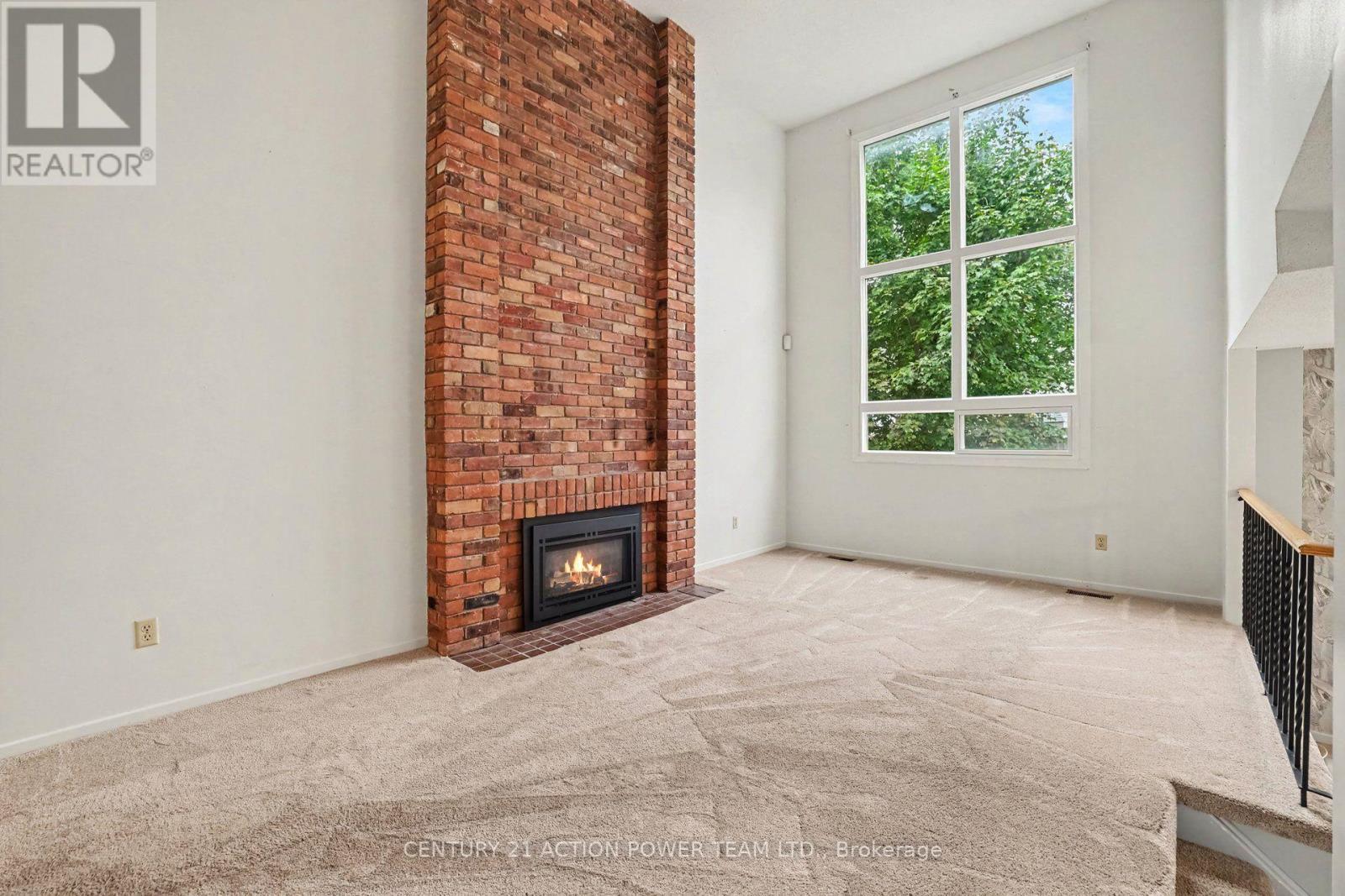11 Riding Way, Ottawa, ON