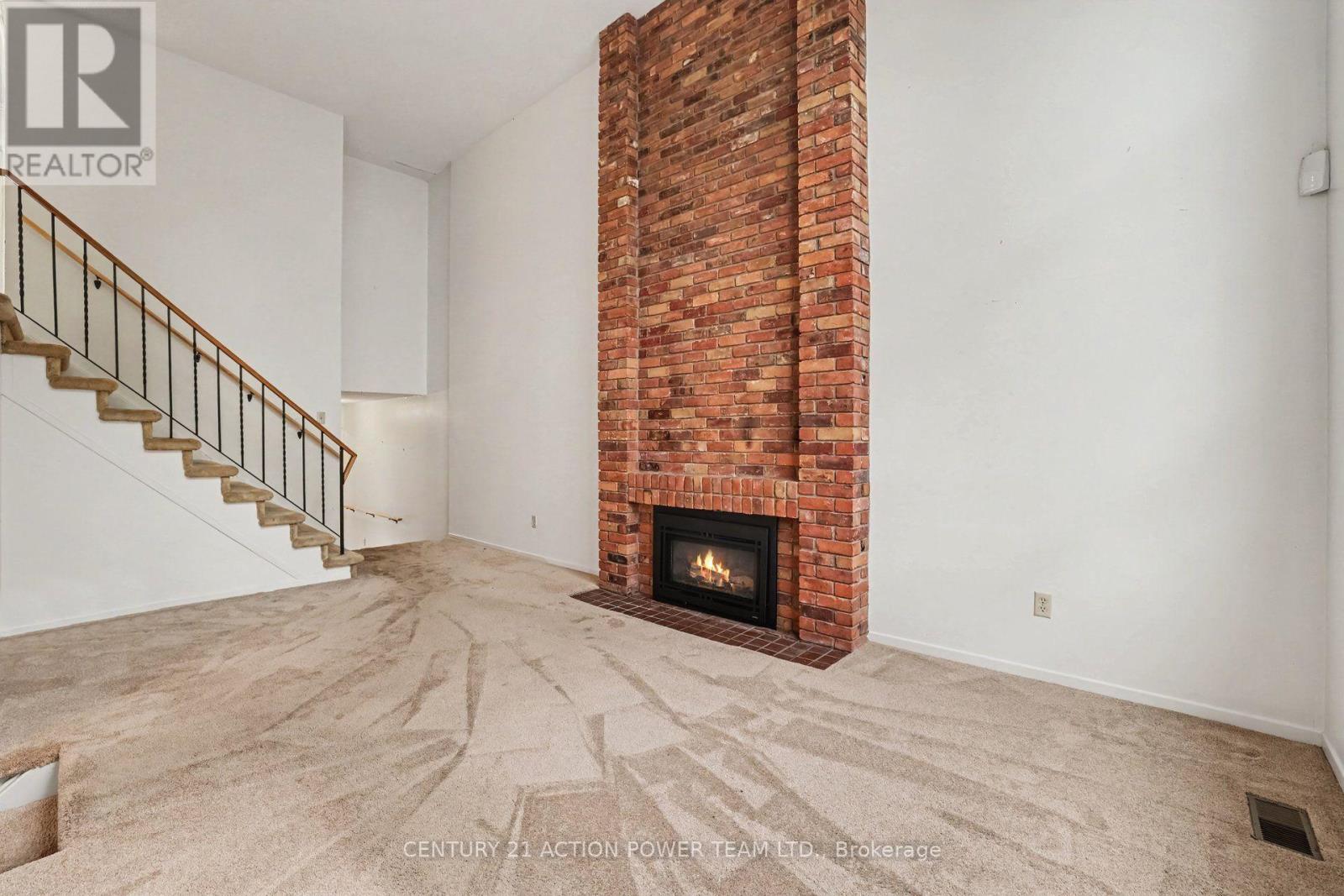 11 Riding Way, Ottawa, ON