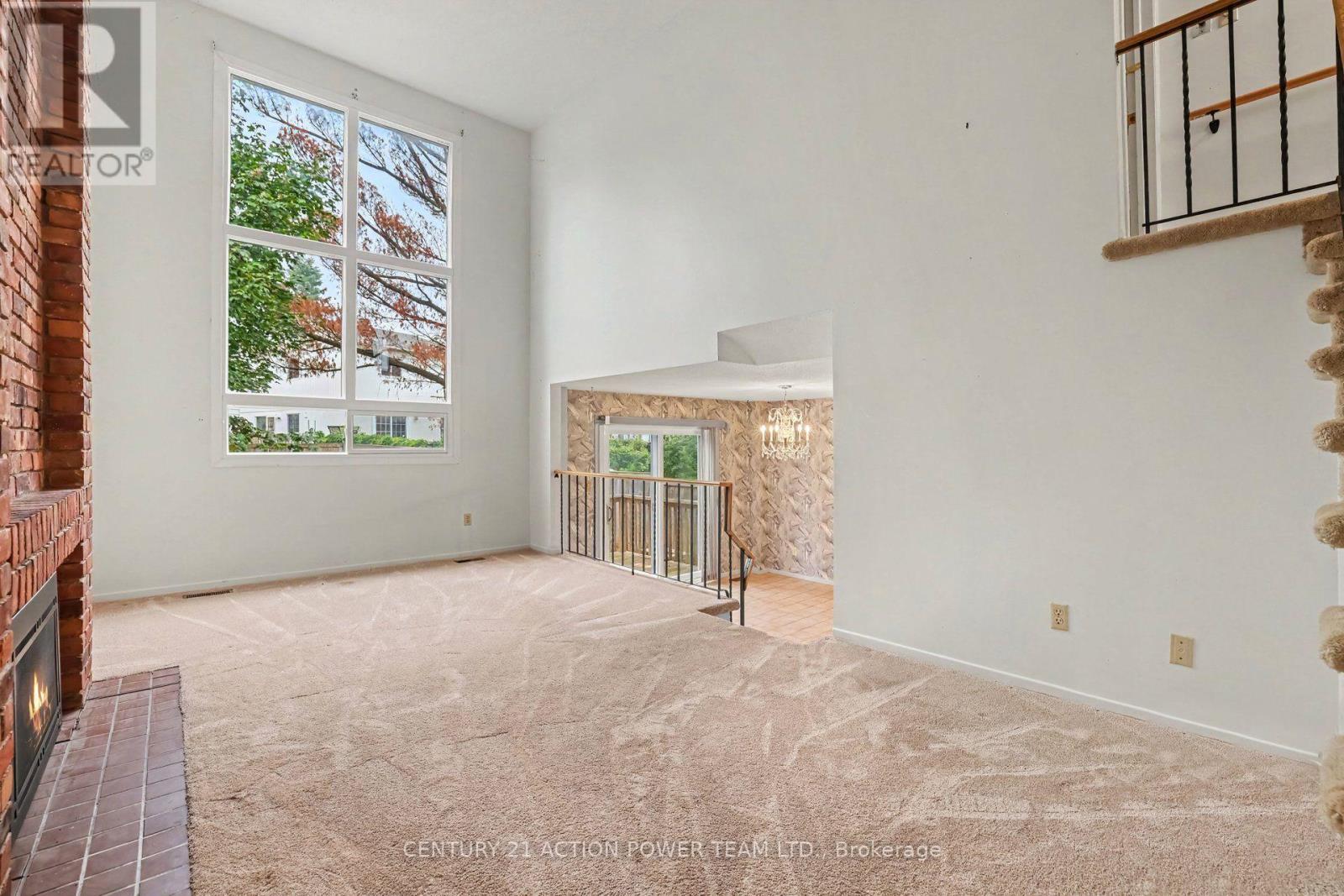11 Riding Way, Ottawa, ON
