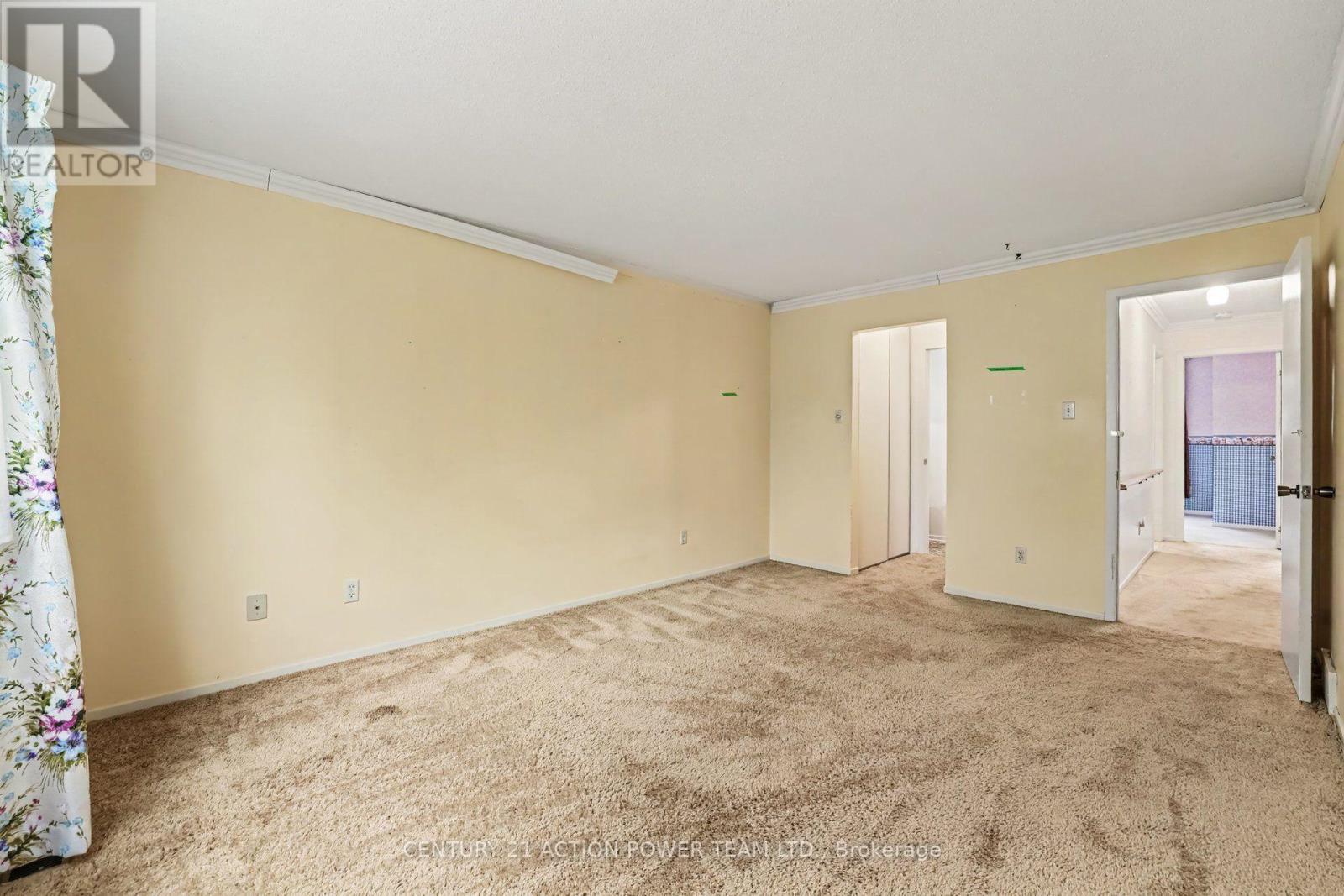 11 Riding Way, Ottawa, ON