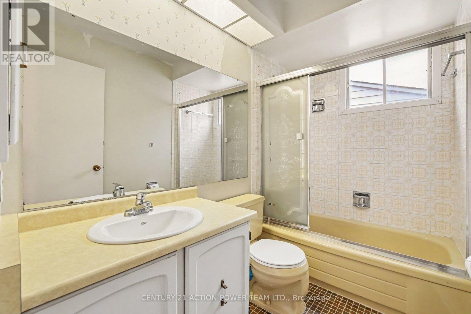 11 Riding Way, Ottawa, ON