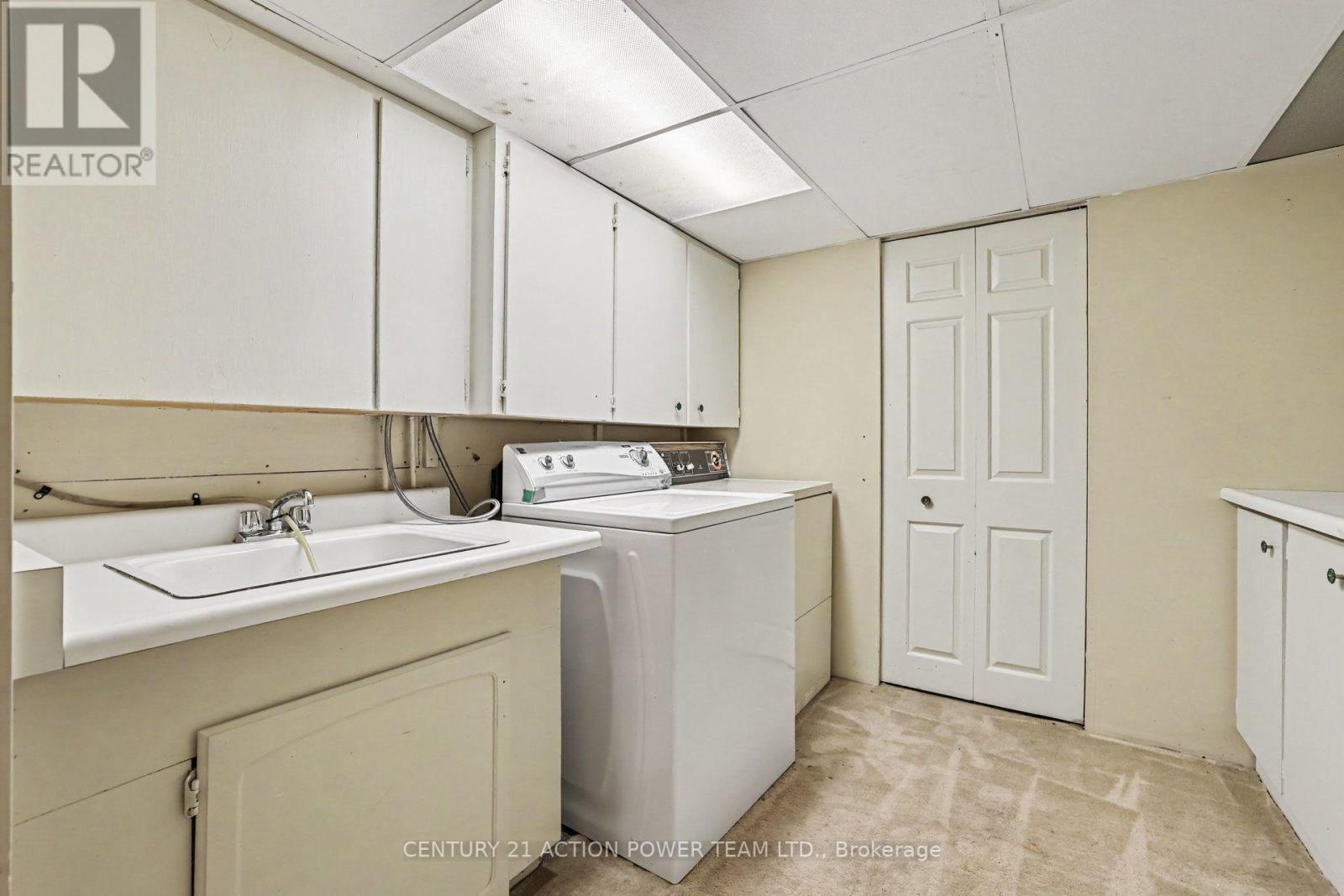 11 Riding Way, Ottawa, ON