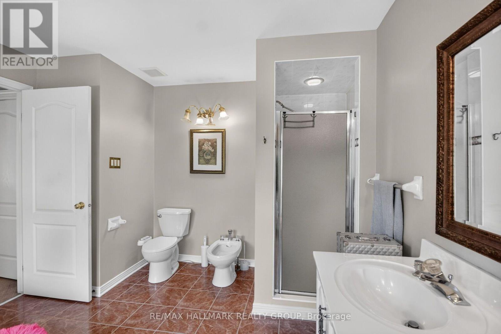 11 Taj Court, Ottawa, ON