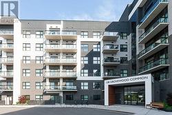 524 - 128 GROVEWOOD COMMON Oakville, ON L6H 0K3
