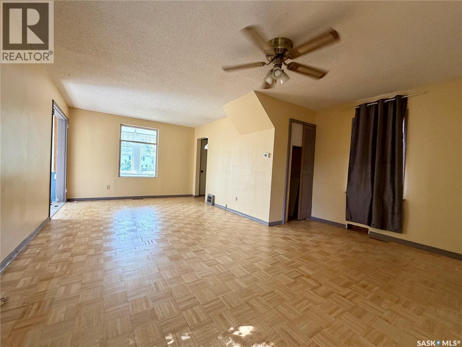 553 2Nd Avenue Nw, Swift Current, SK