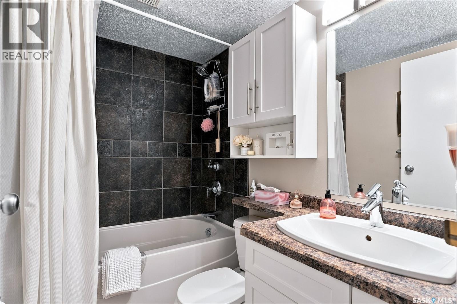 221 122 Edinburgh Place, Saskatoon, SK