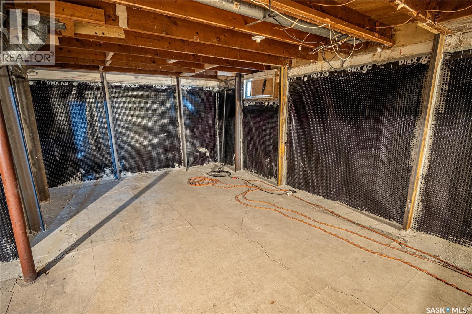 3303 Dewdney Avenue, Regina, SK