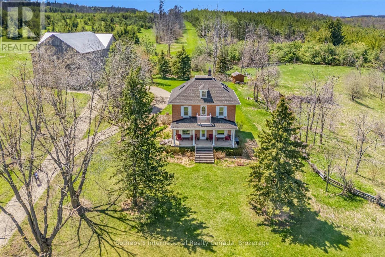 88 acres, pond, bank barn, tennis court and trails - 717218 1St Line E Ehs, Mulmur, ON