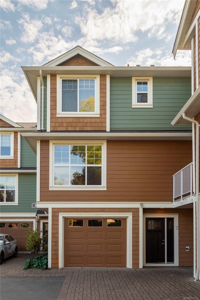 #7-4289 Wilkinson Rd, Saanich, BC