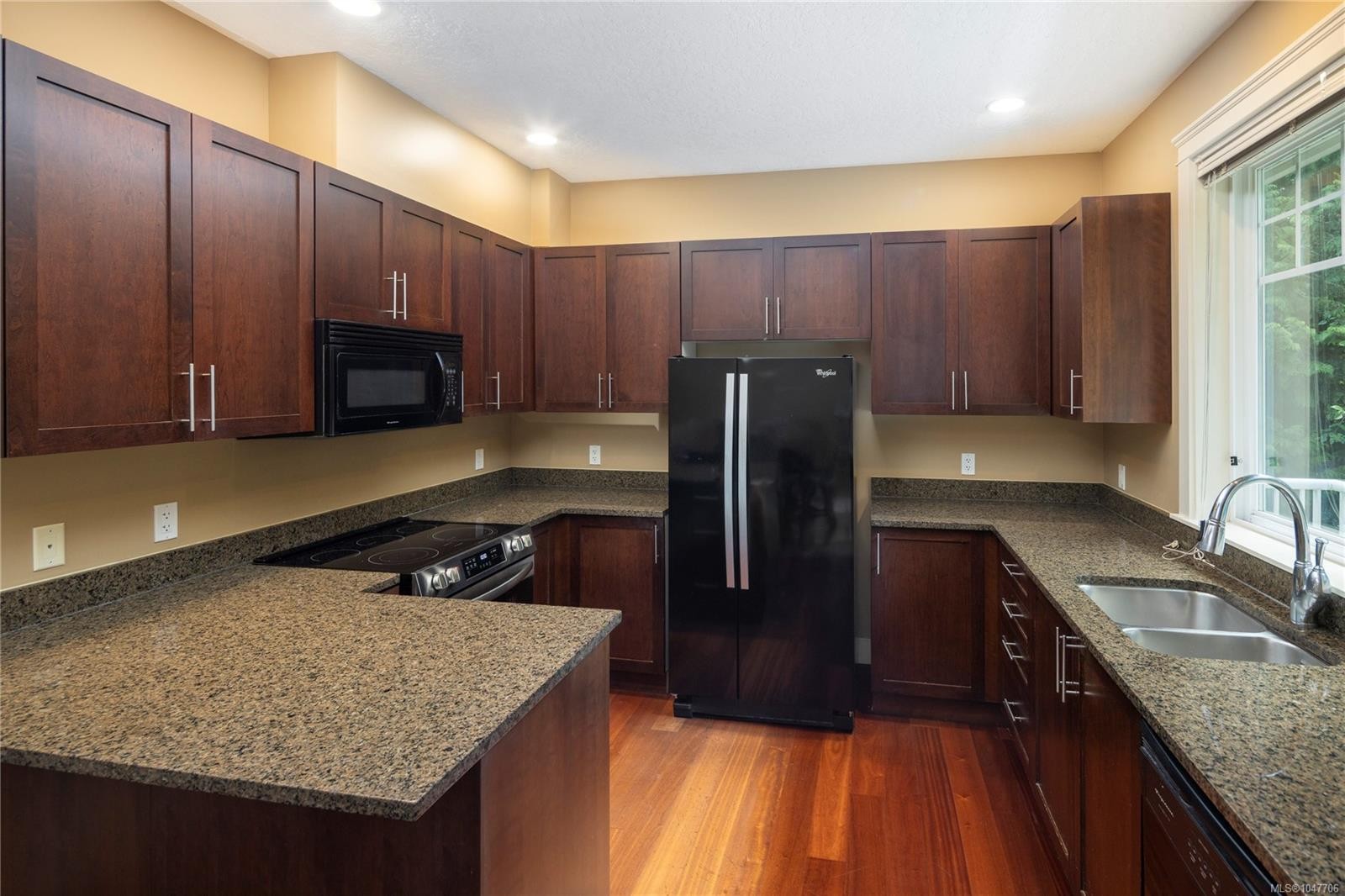 #7-4289 Wilkinson Rd, Saanich, BC