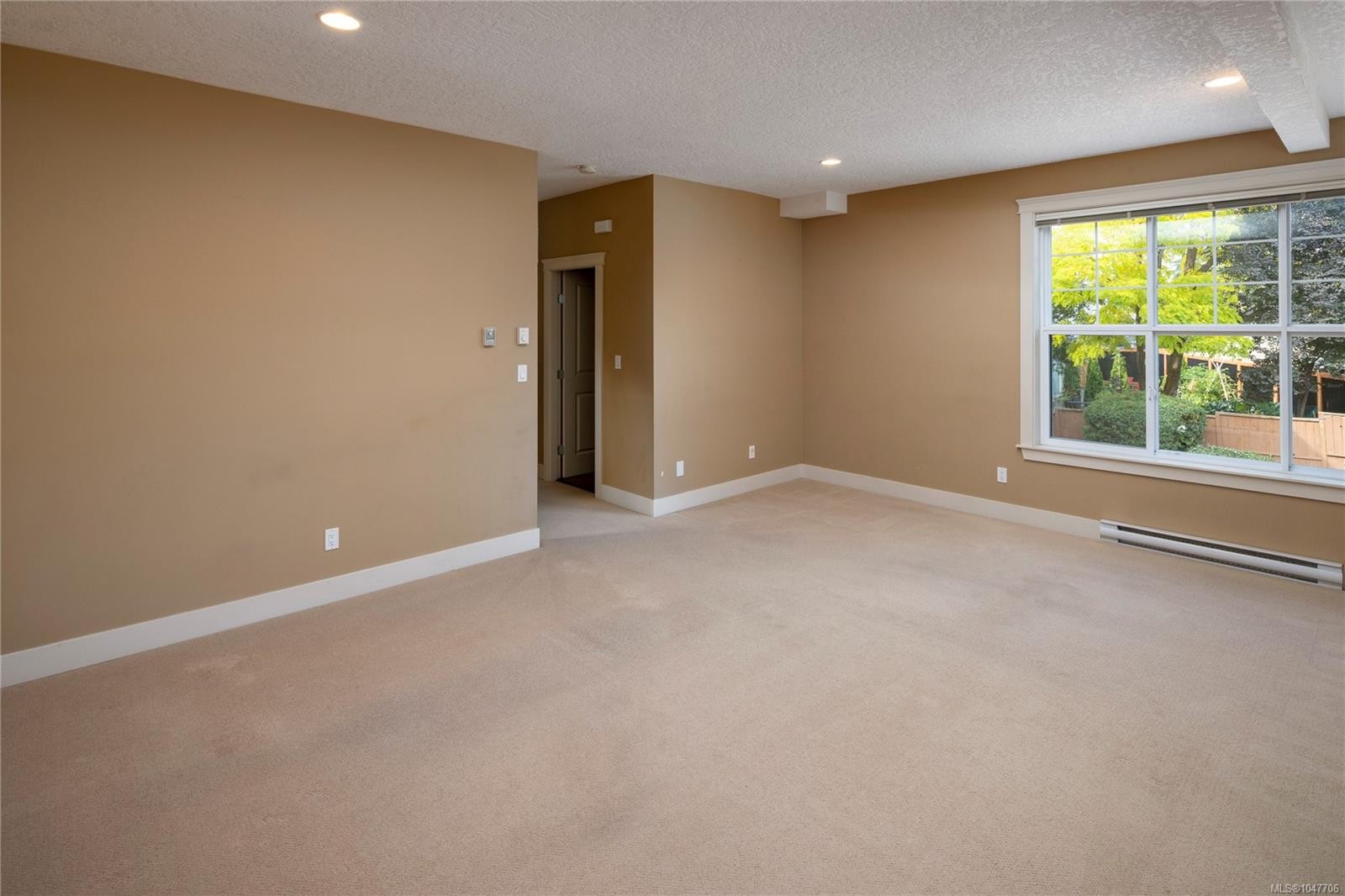 #7-4289 Wilkinson Rd, Saanich, BC