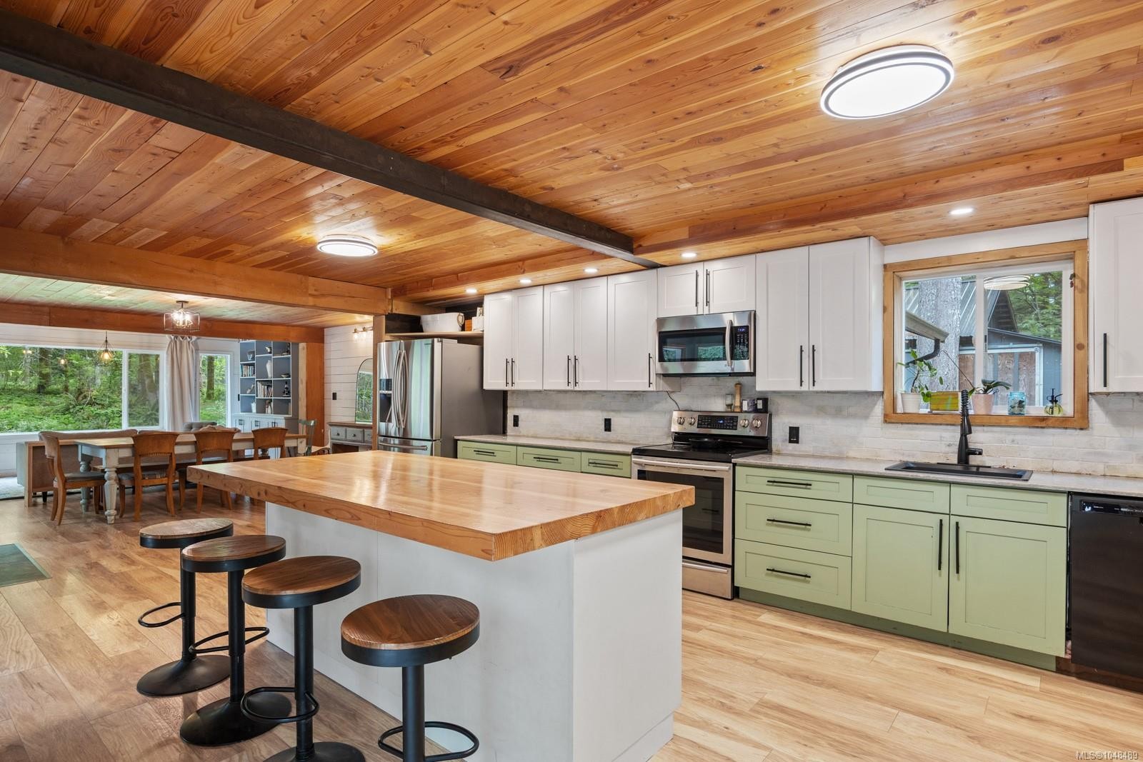 9525 Doyle Rd, Black Creek, BC