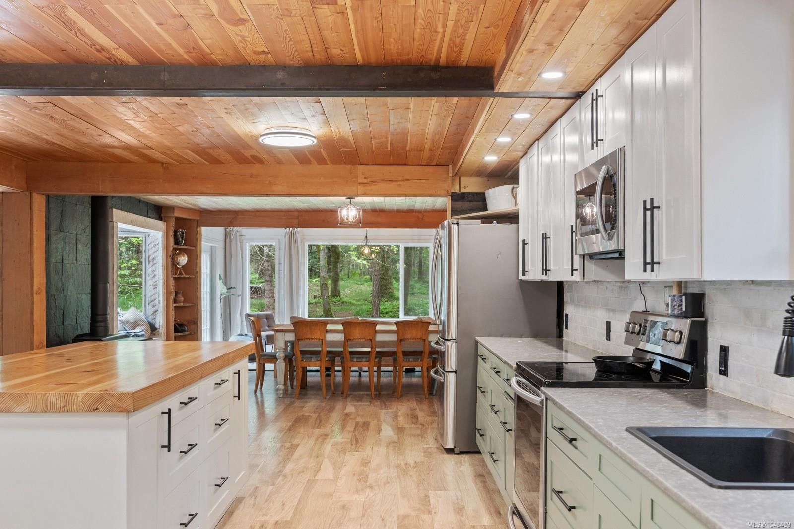 9525 Doyle Rd, Black Creek, BC