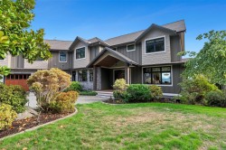 5365 Basinview Hts Sooke, BC V9Z 1K4