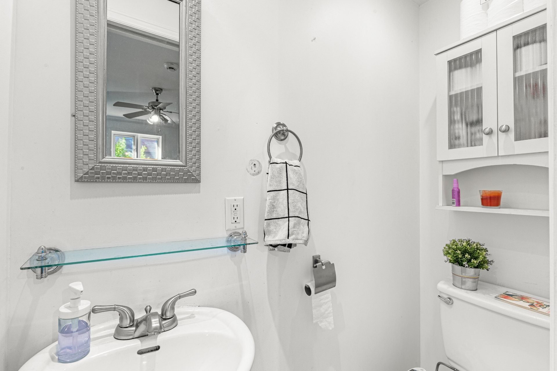 Salle d'eau - 202-1270 Rue St-Timothée, Montréal (Ville-Marie), QC