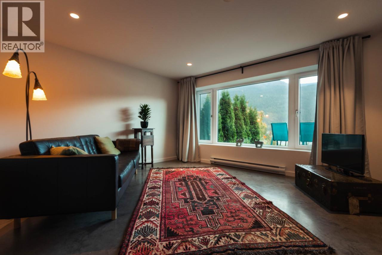 988 3A Highway, Nelson, BC