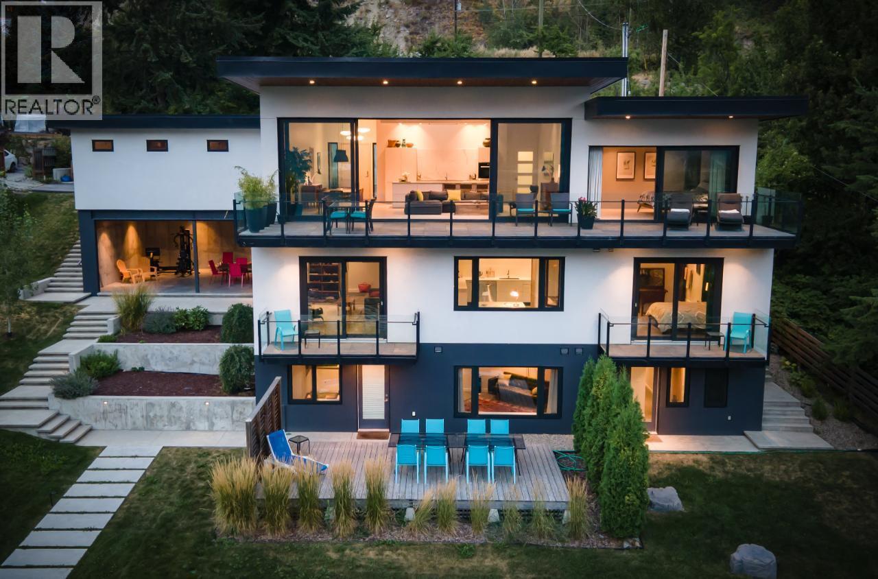988 3A Highway, Nelson, BC