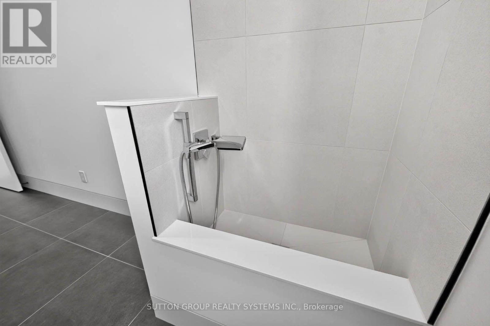 2052 Redan Drive, Mississauga, ON
