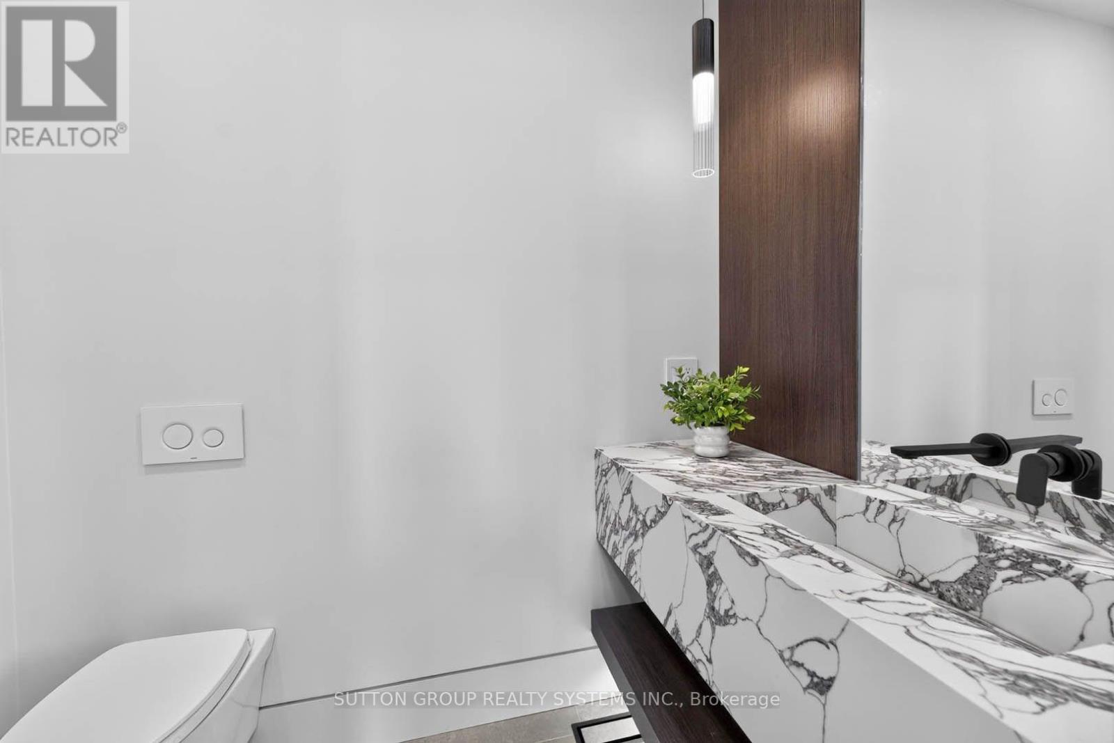 2052 Redan Drive, Mississauga, ON