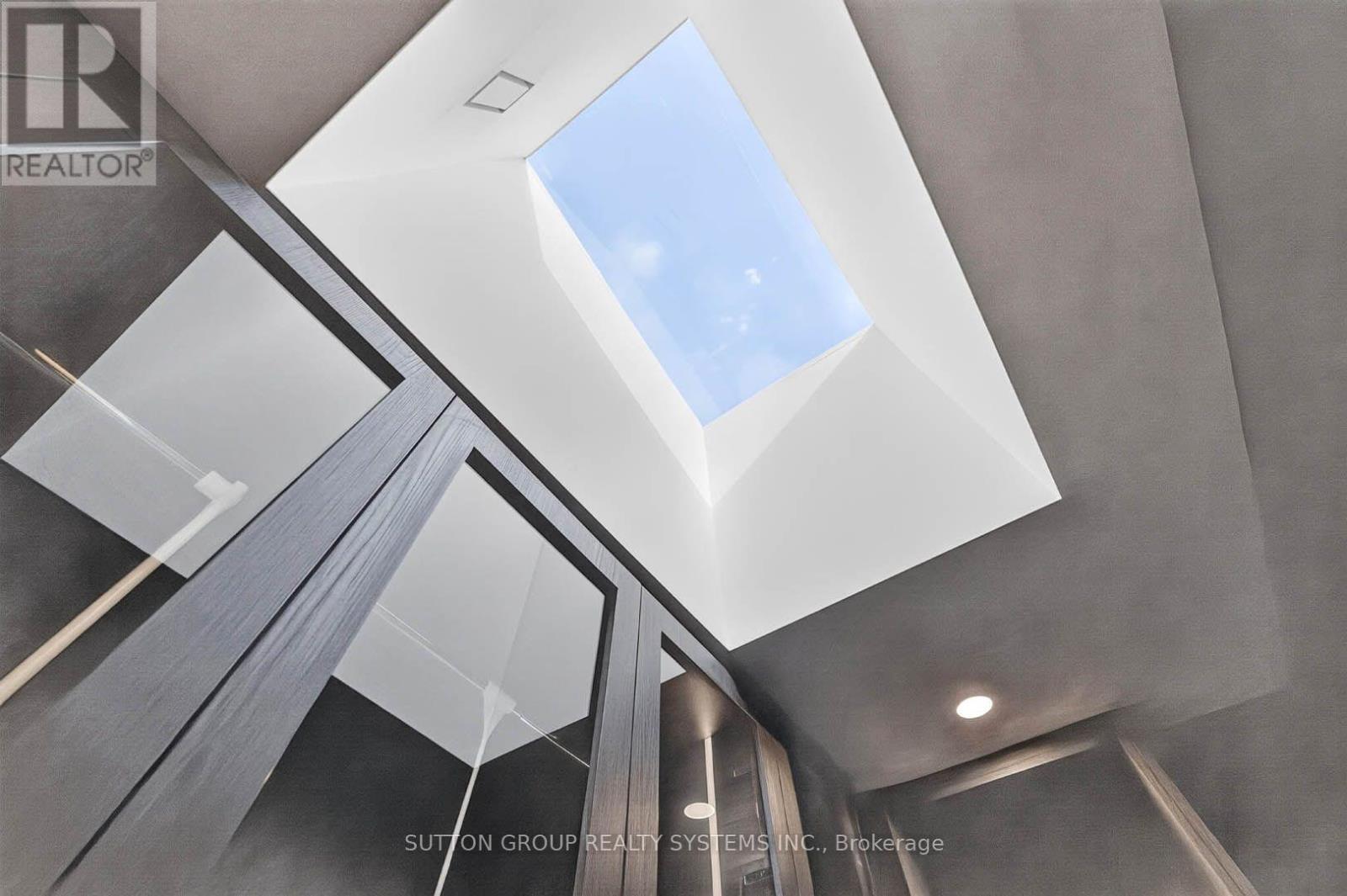 2052 Redan Drive, Mississauga, ON