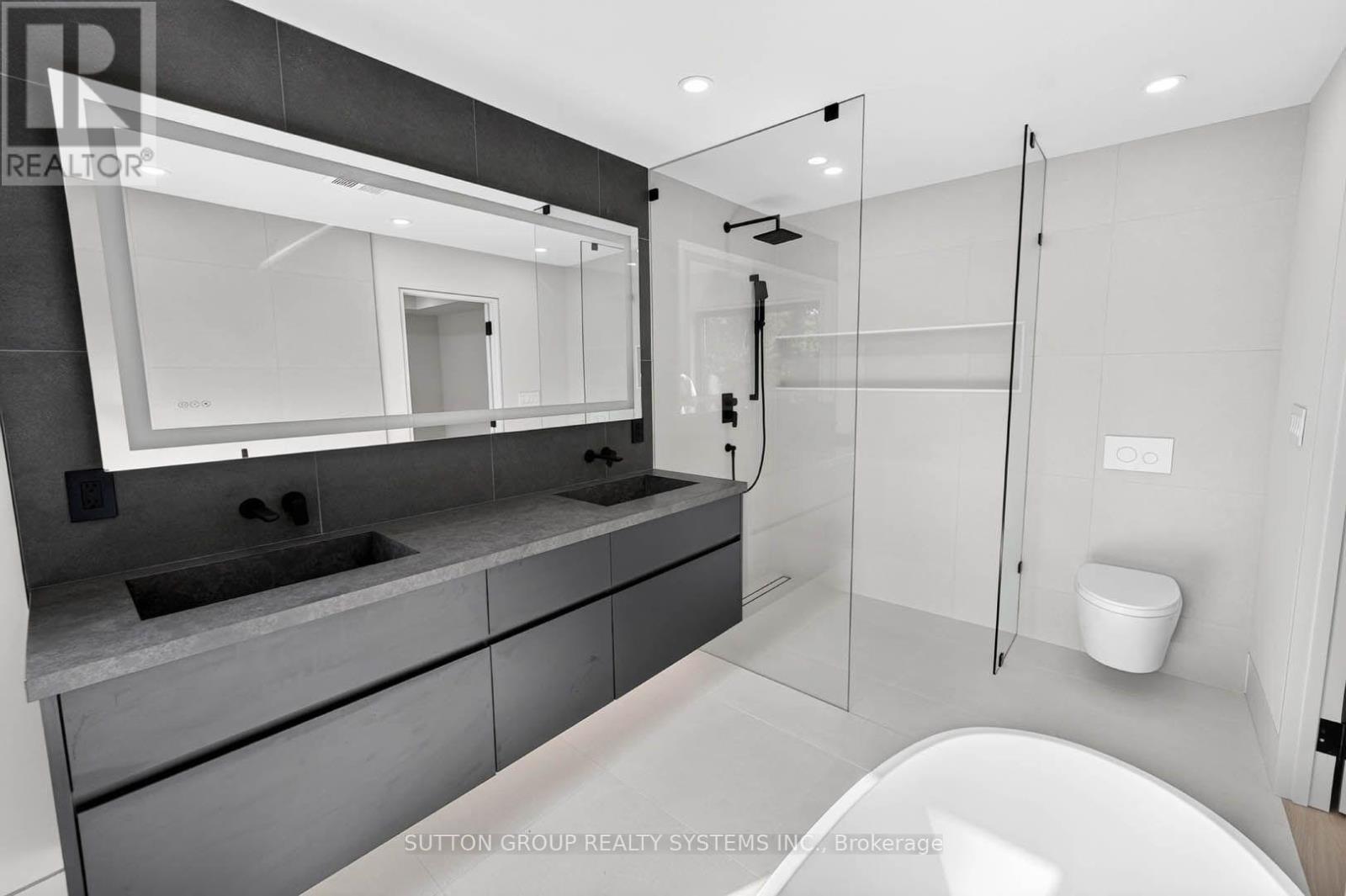 2052 Redan Drive, Mississauga, ON