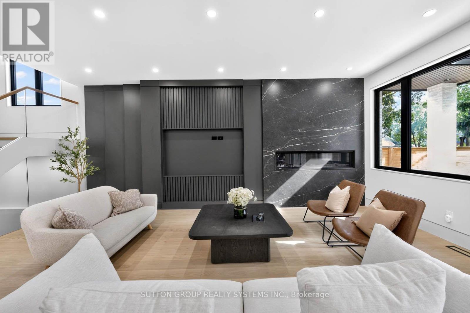 2052 Redan Drive, Mississauga, ON