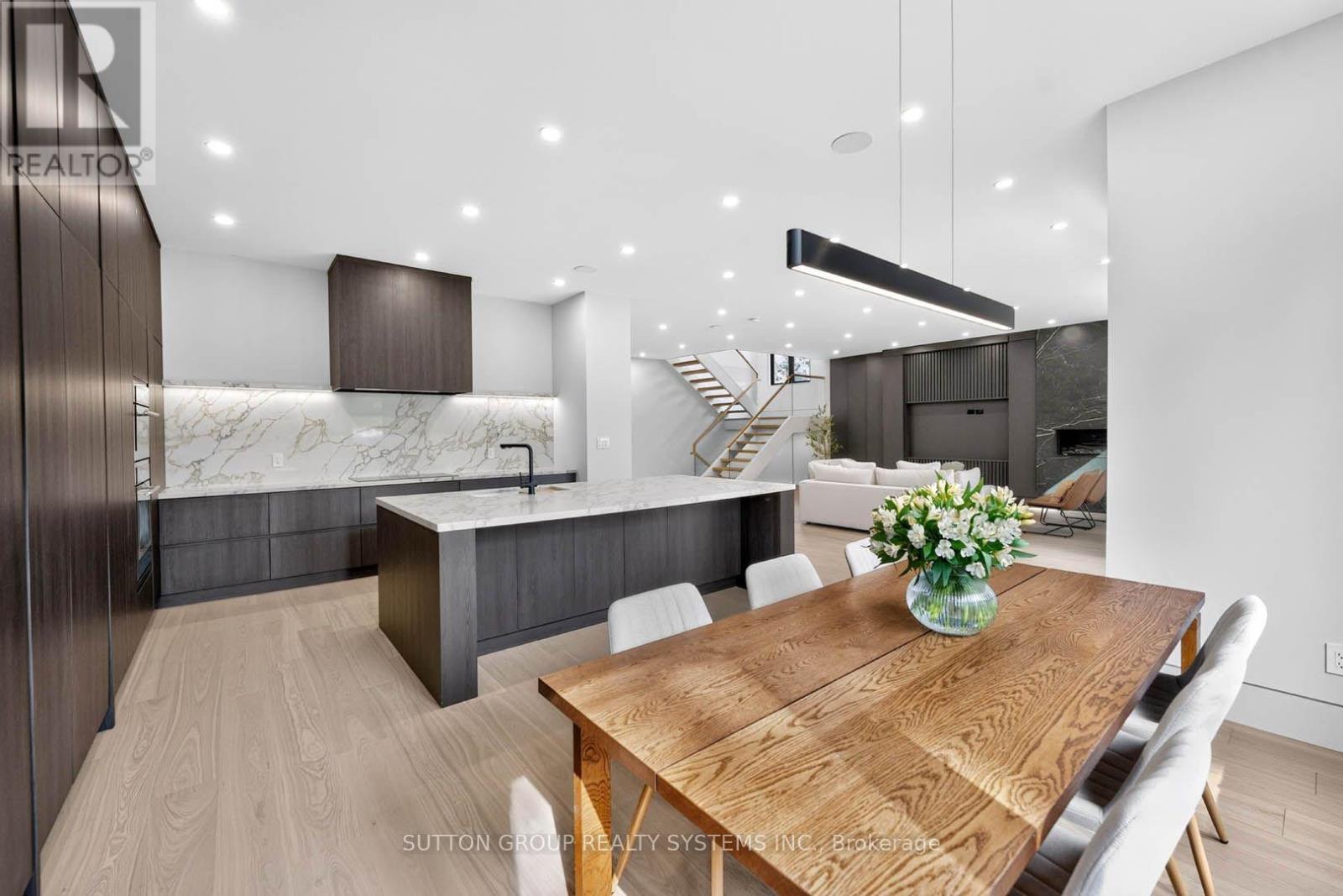 2052 Redan Drive, Mississauga, ON