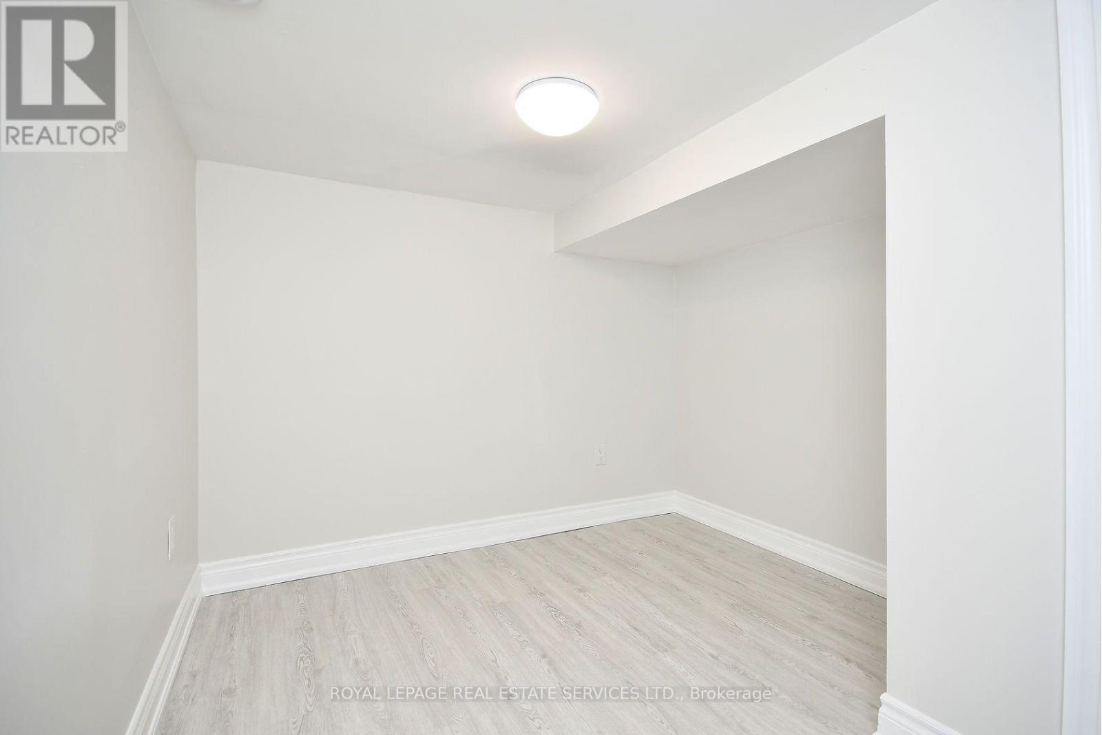Bedroom - 47 Emerald Street N, Hamilton, ON