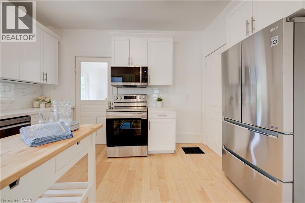 25 Central Street, Waterloo, ON