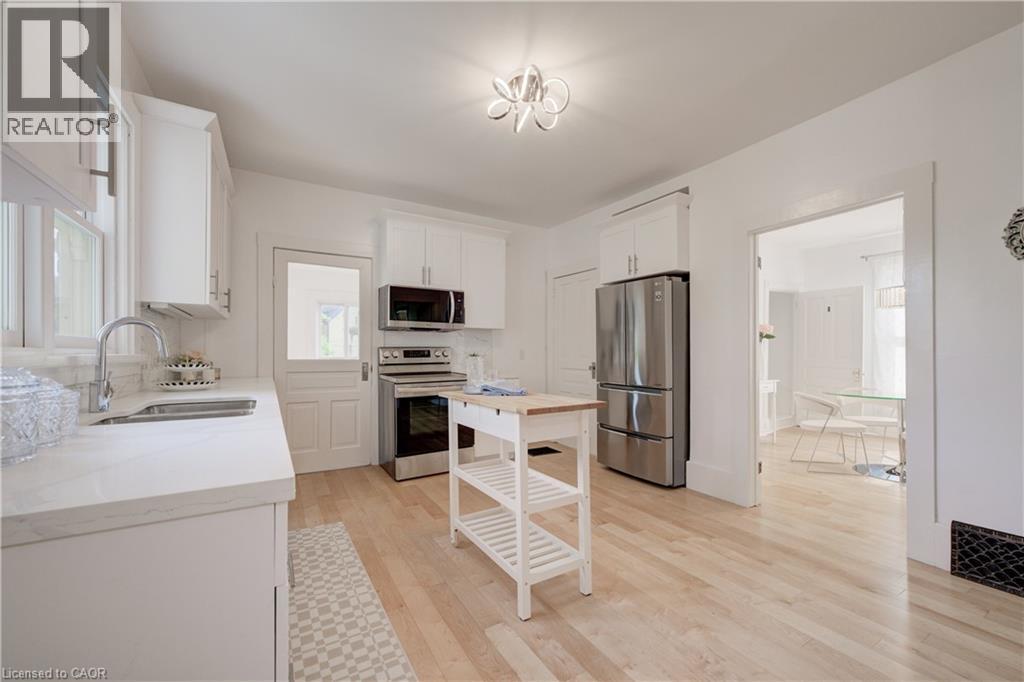 25 Central Street, Waterloo, ON