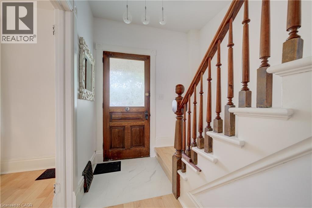 25 Central Street, Waterloo, ON