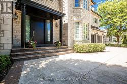 16 FLATBUSH AVENUE Vaughan, ON L4L 8K3