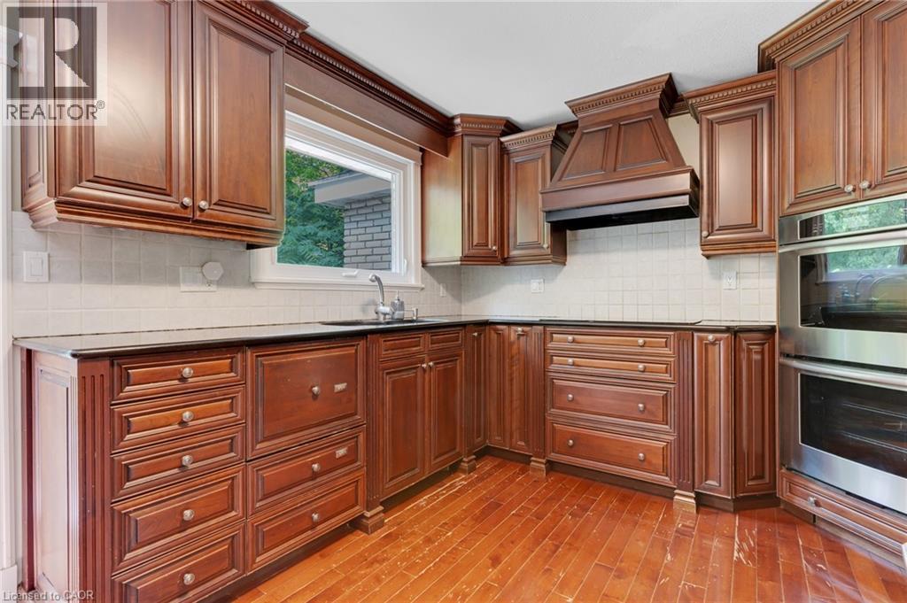 35 Maple Hill Drive, Kitchener, ON