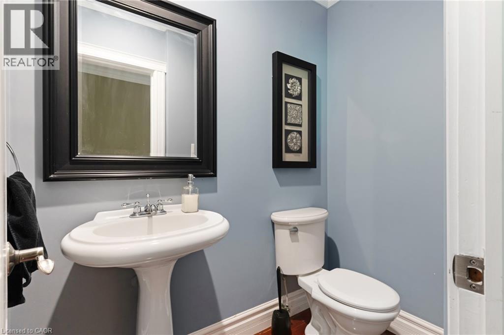 35 Maple Hill Drive, Kitchener, ON