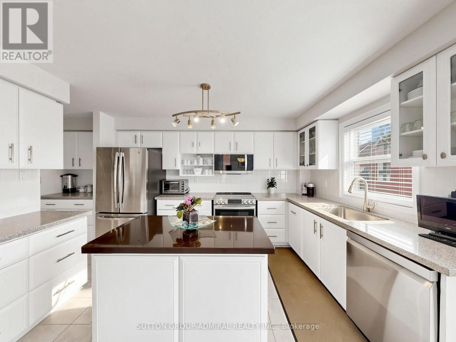 105 - 105 Leah Crescent, Vaughan, ON