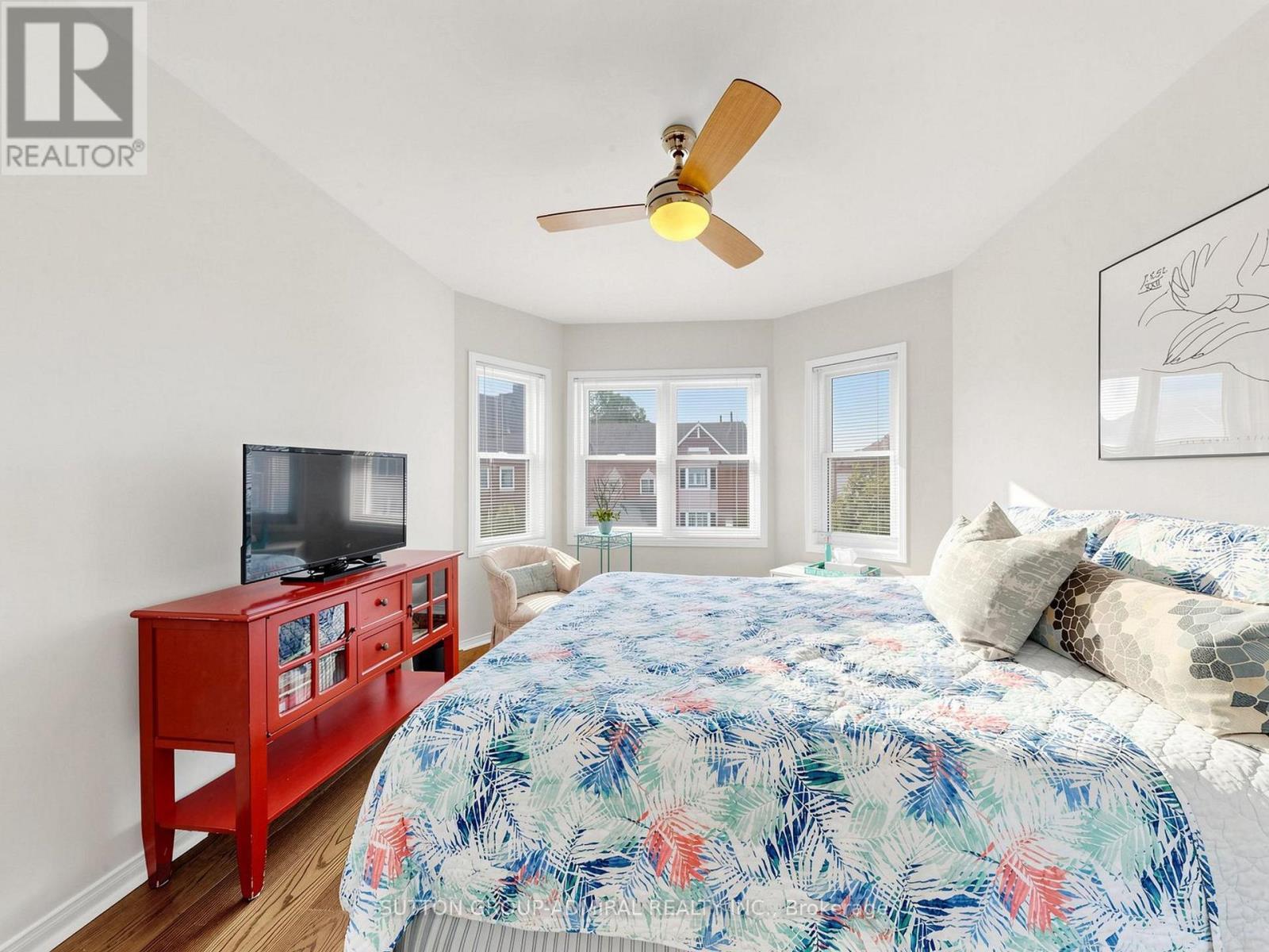105 - 105 Leah Crescent, Vaughan, ON