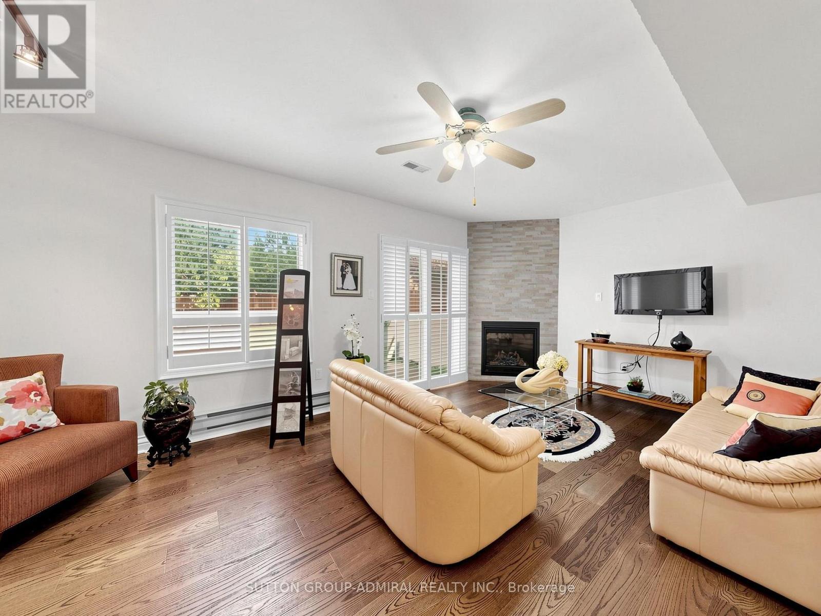 105 - 105 Leah Crescent, Vaughan, ON