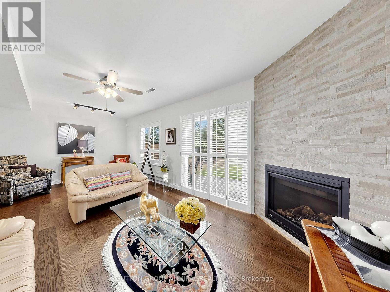105 - 105 Leah Crescent, Vaughan, ON